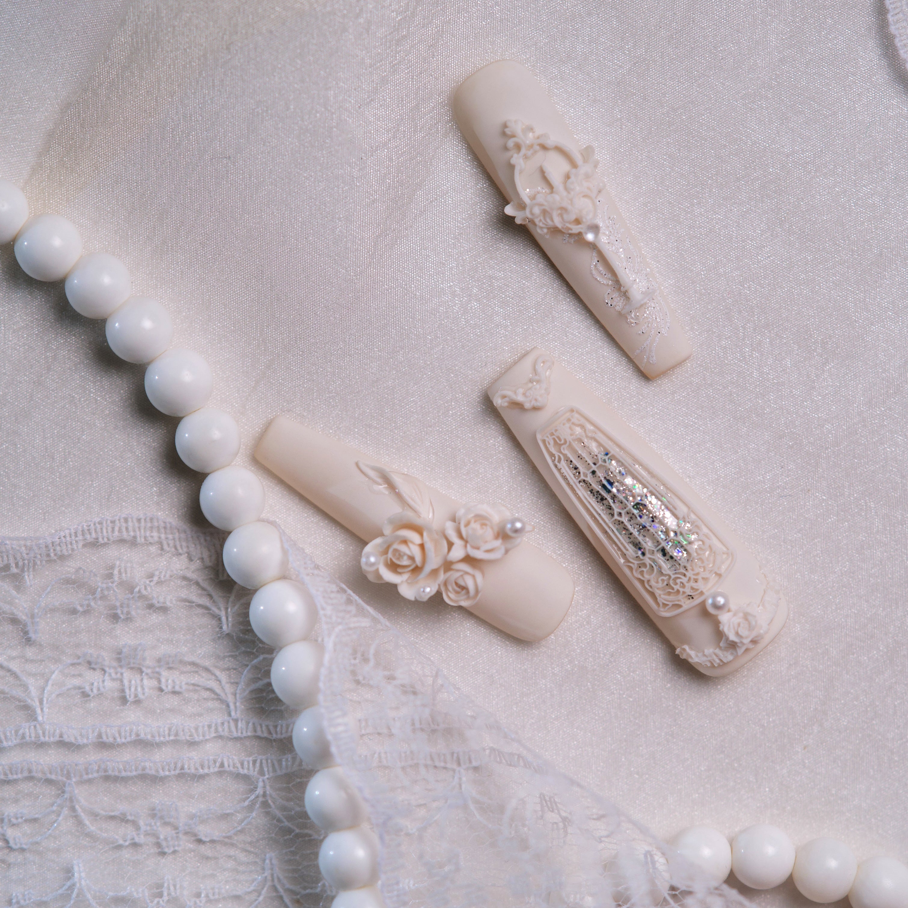 Vintage rose wedding press on nails by BOXNAIL. Romantic floral bridal manicure.