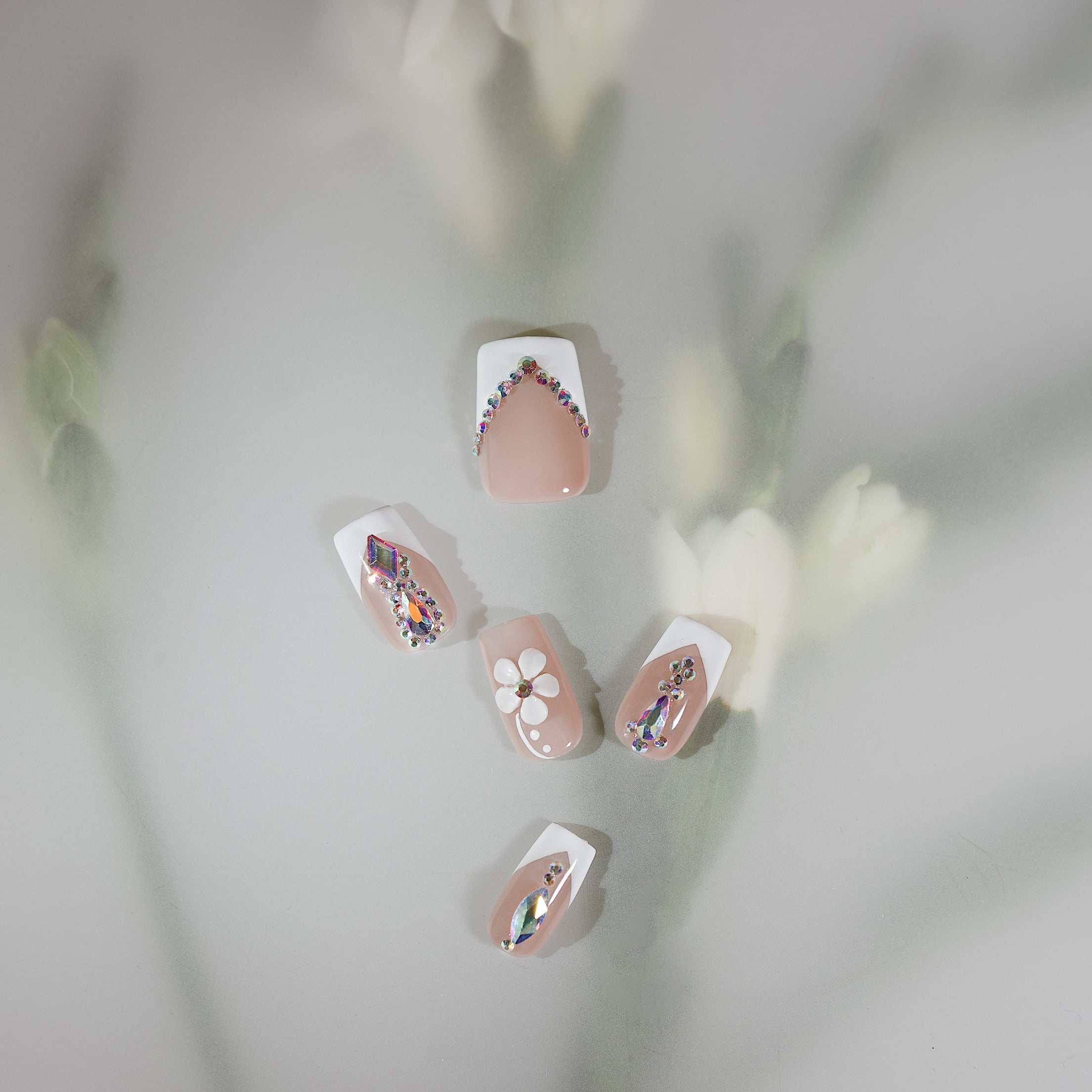 Dresup Glamorous Stardust rhinestone french tip press on nails