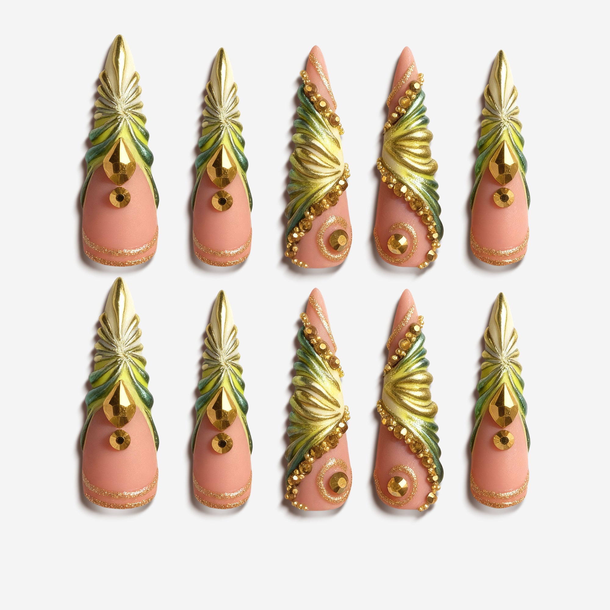 Pine Dream – green and gold 3D press-on nails with metallic art details