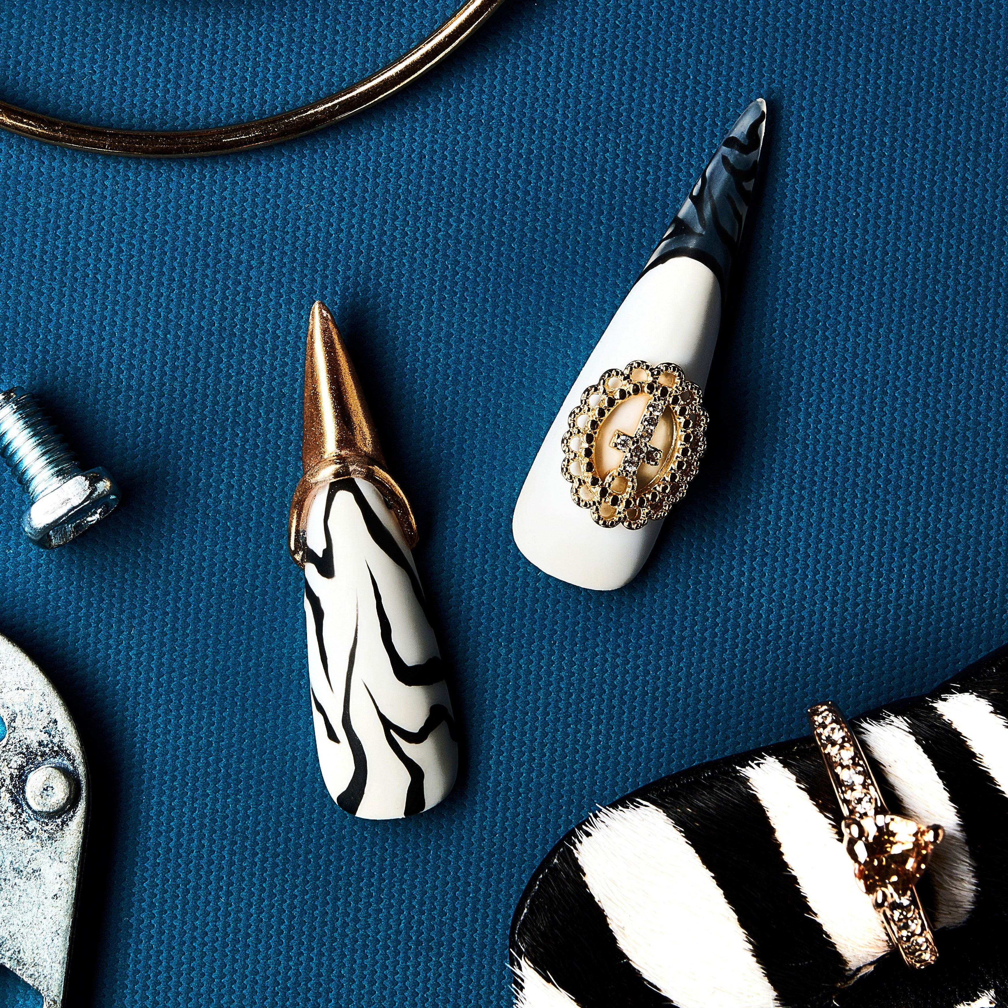 Striped Elegance long – long zebra stiletto press-on nails with gold ring design