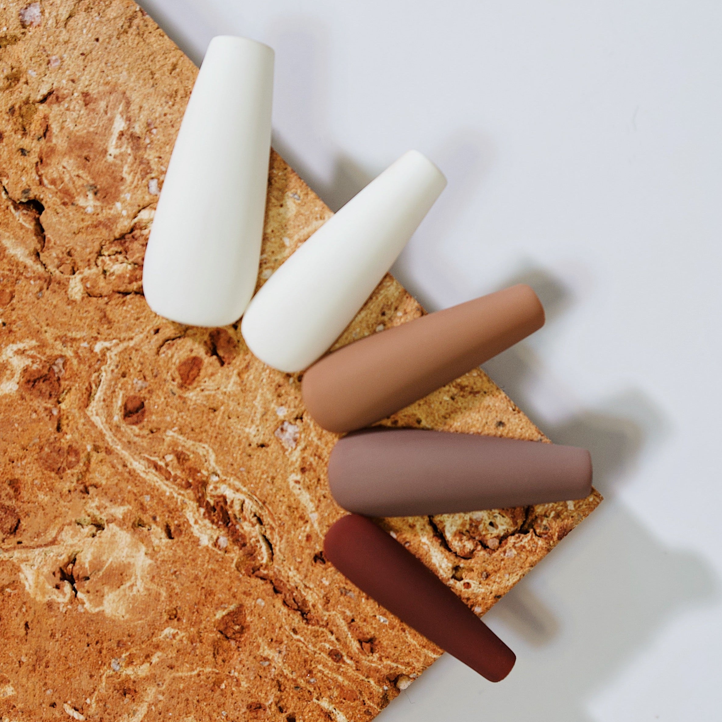 Dresup Brown and White Simplicity matte press on nails in neutral tones. Minimalist everyday false nails for office and casual wear.
