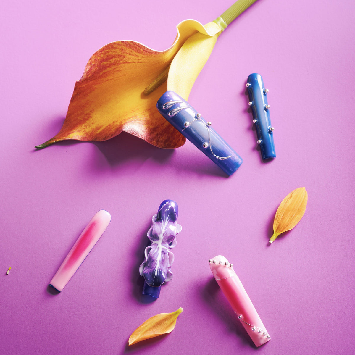 Handmade 3D butterfly coffin press on nails in purple gradient tones. Reusable artistic statement nail set.